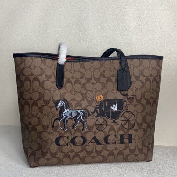 Coach Halloween tote and pumpkin driver coach wagon new - Picture 1 of 6